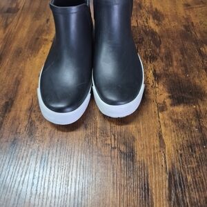 Universal Thread Black Winter & Rain Boots